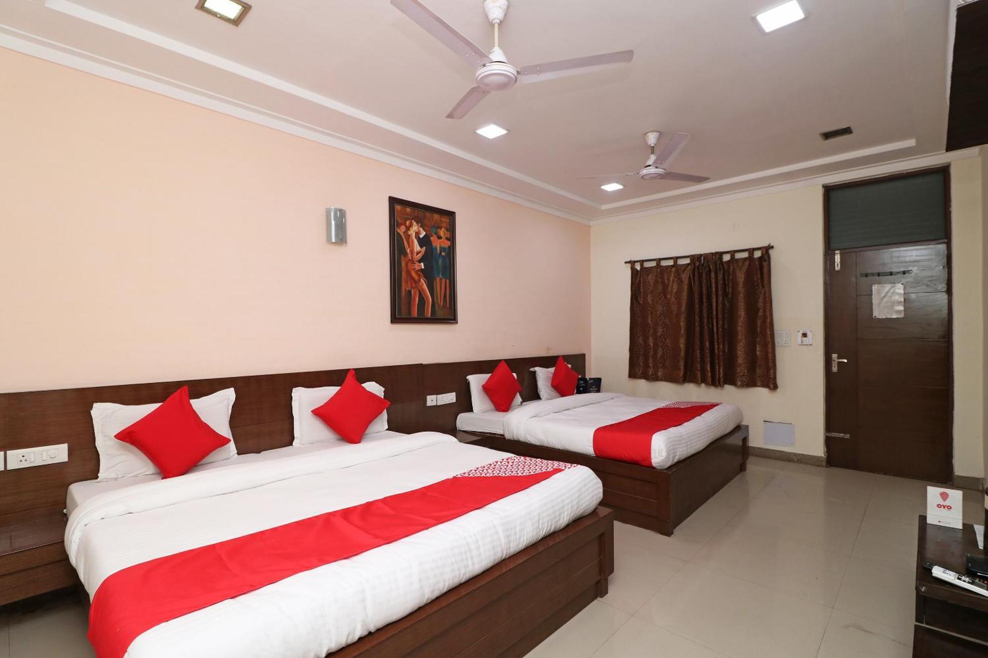 Hotel Oyo 16147 Jyoti Continental 3*