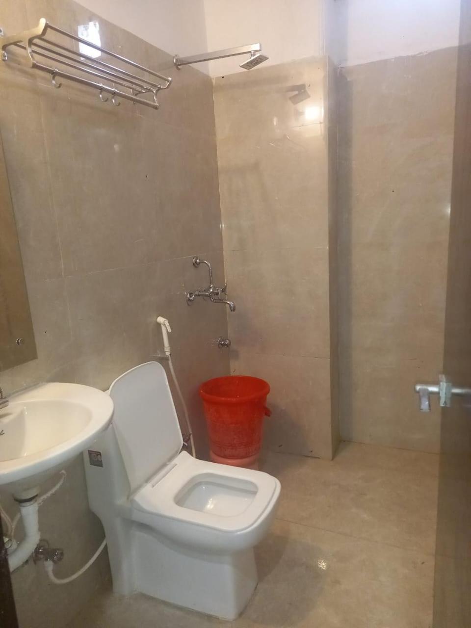 Hotel The First By Goyal Hoteliers Agra (Uttar Pradesh)
