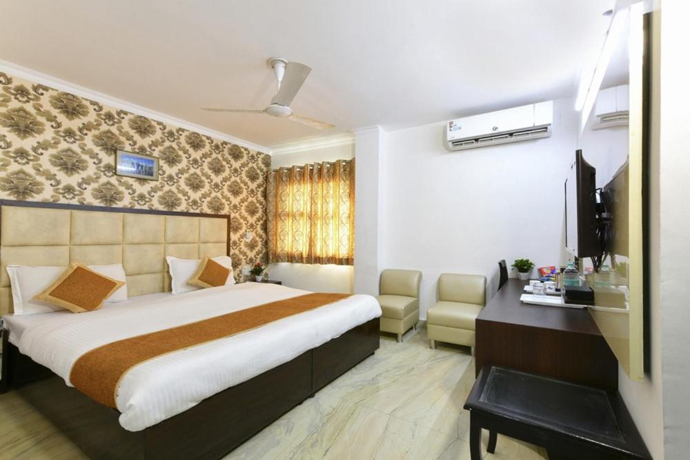 Hotel The First By Goyal Hoteliers