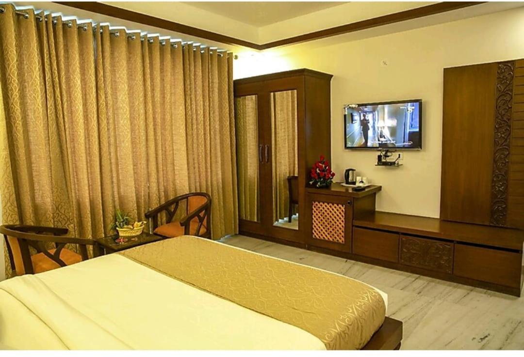Grande By Goyal Hoteliers 3*