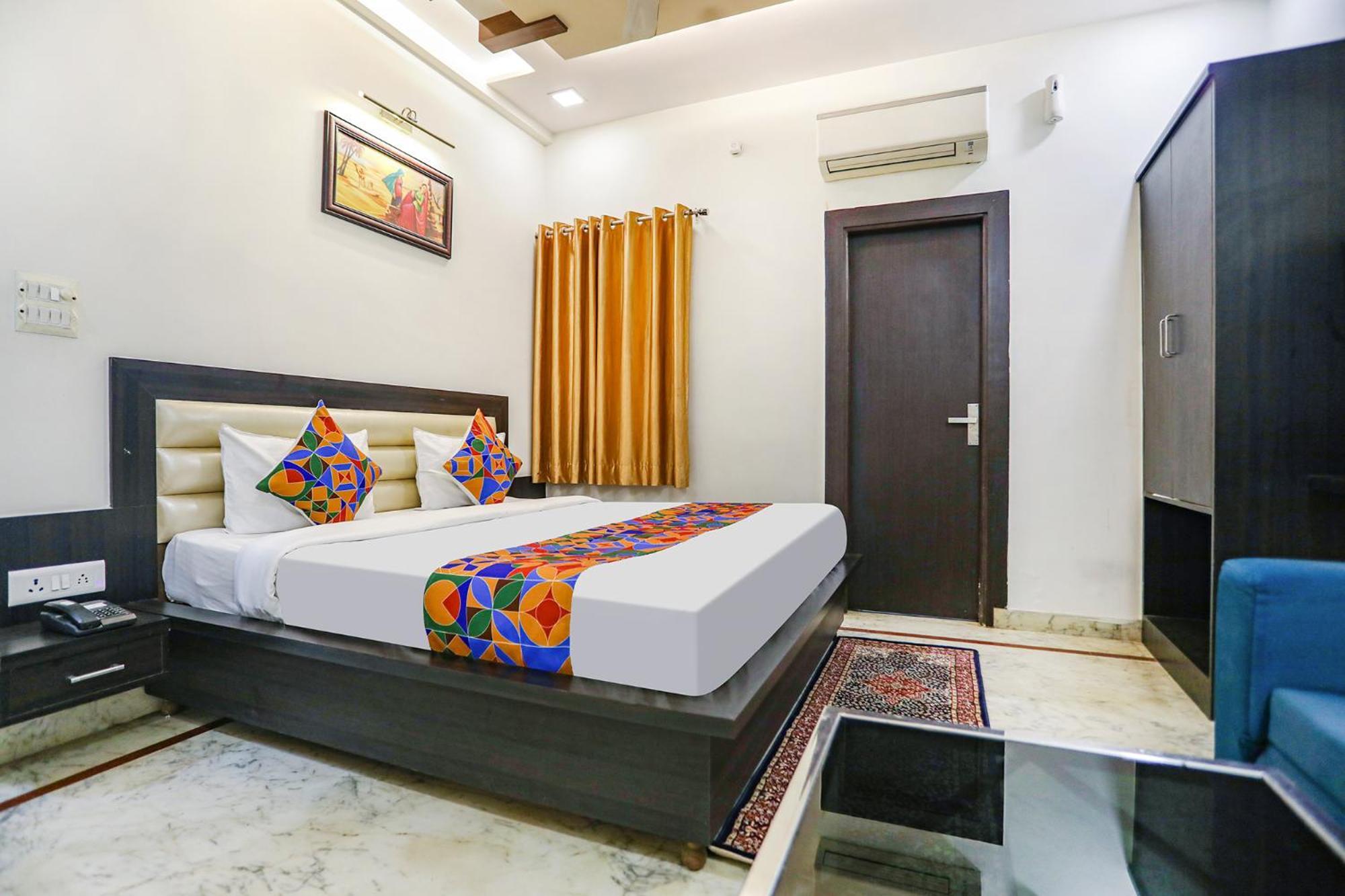 Hotel Fabhotel Aaradhya Residency 3*