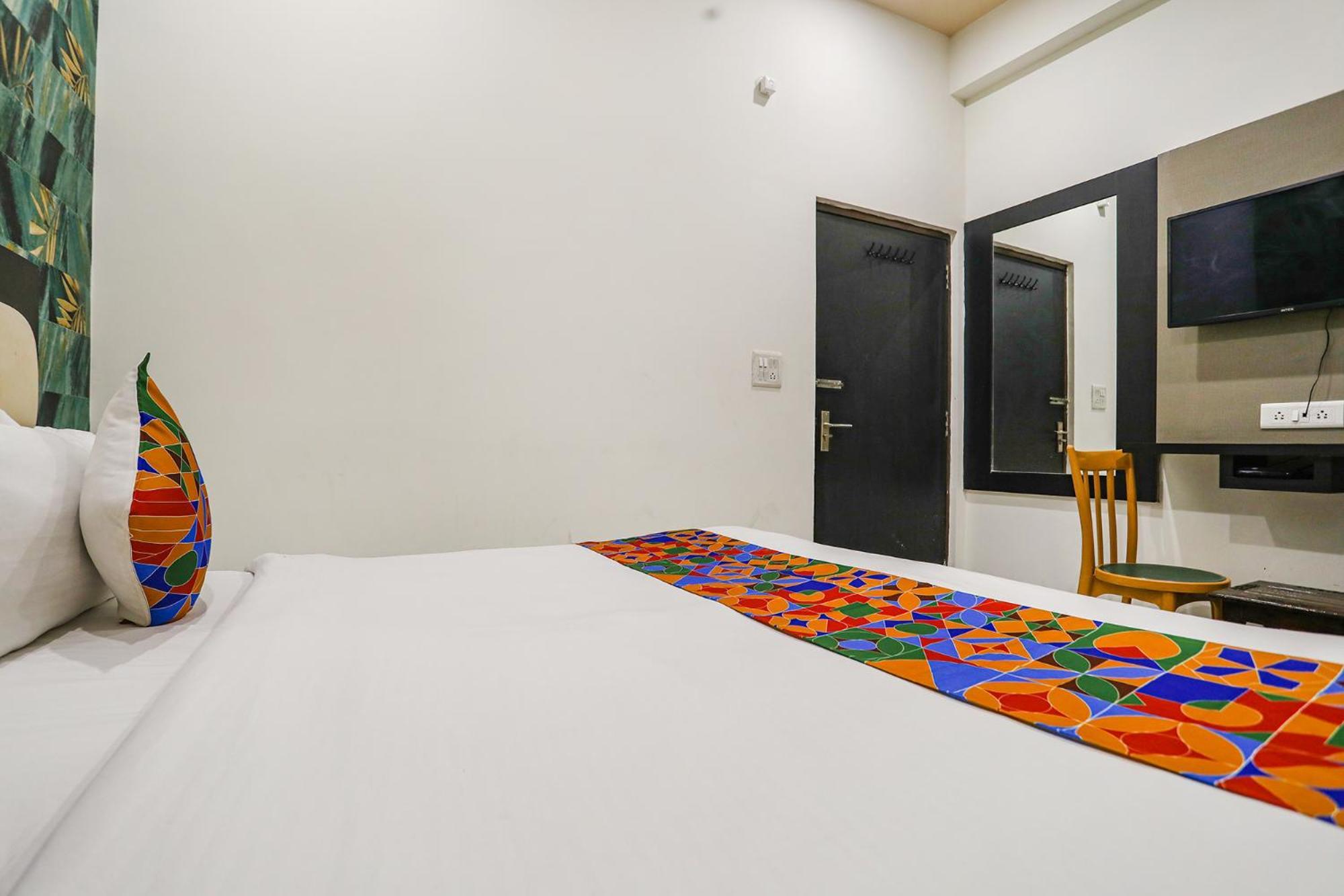 Fabhotel Aaradhya Residency Hotel