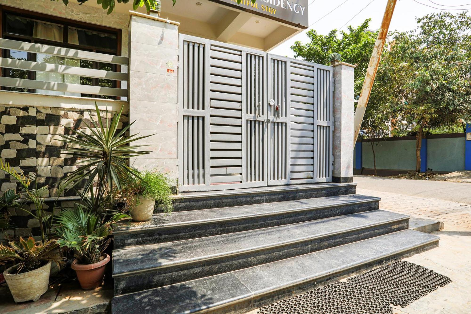 Fabhotel Aaradhya Residency Hotel