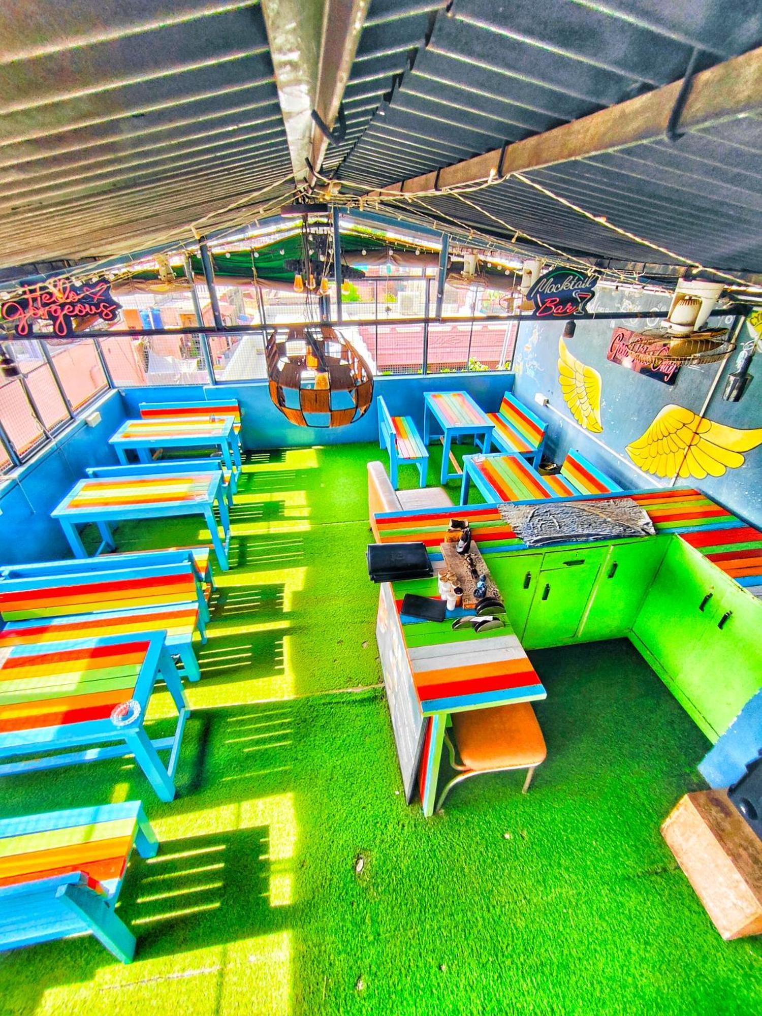 Lucky Restaurant & 2* Agra (Uttar Pradesh)