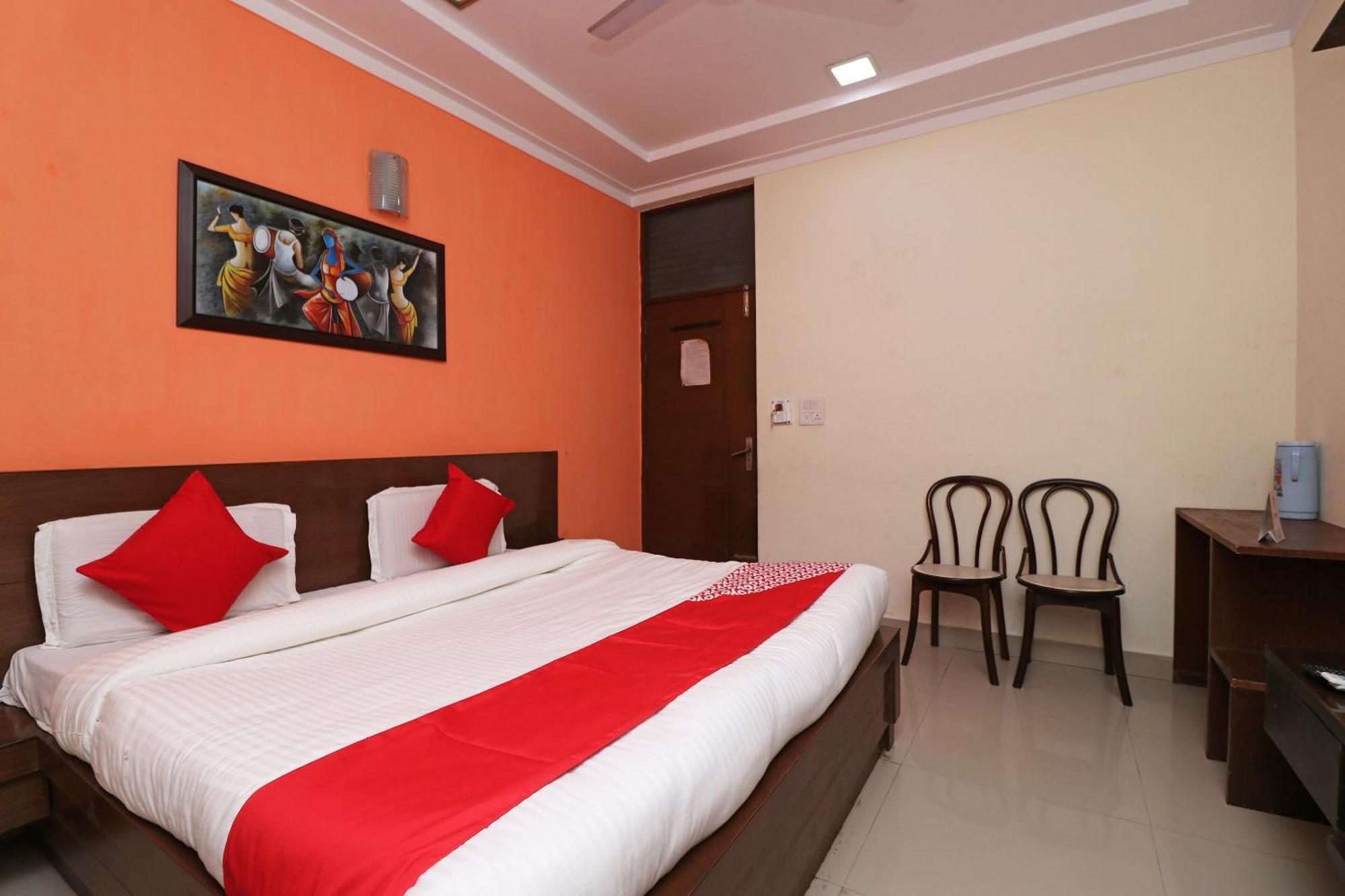 Oyo 16147 Jyoti Continental 3*