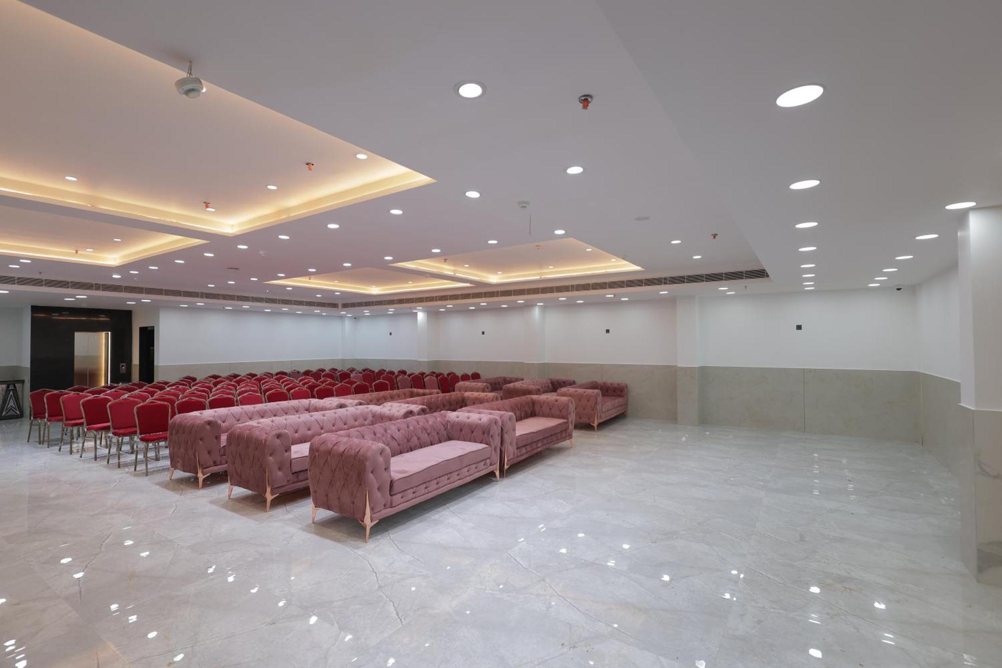 Snj Taj Grand