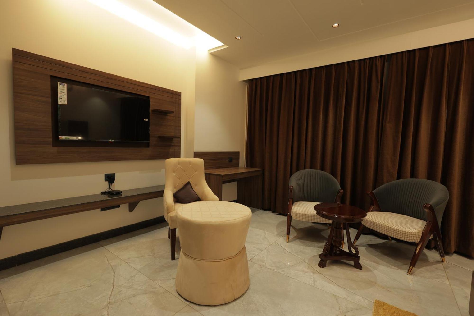 Snj Taj Grand 3*