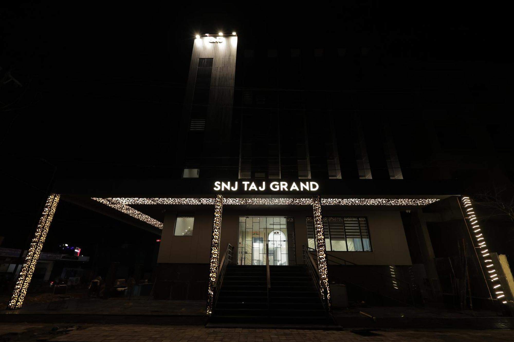 Hotel Snj Taj Grand