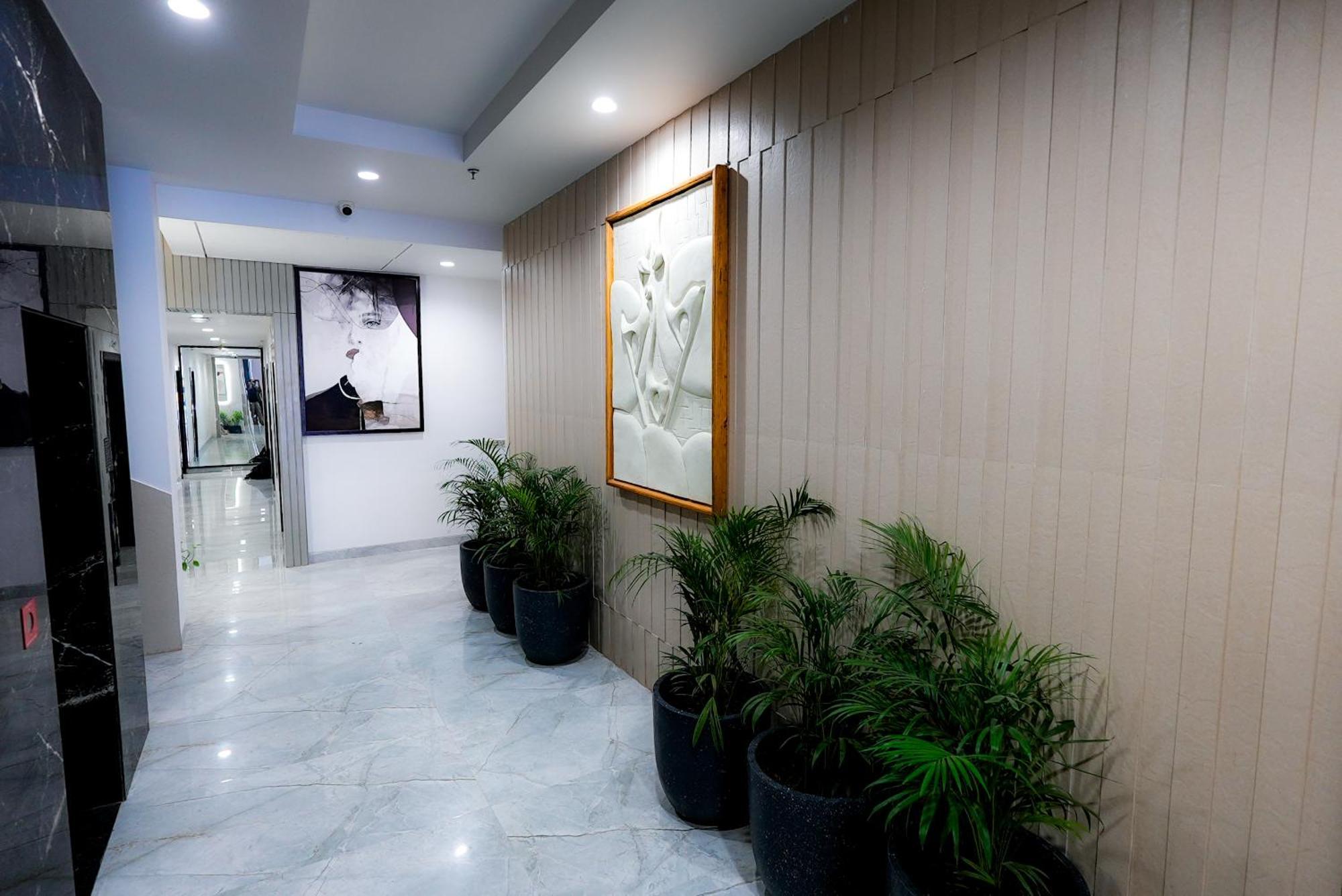 Elinor By Dazzling & 4* Agra (Uttar Pradesh)