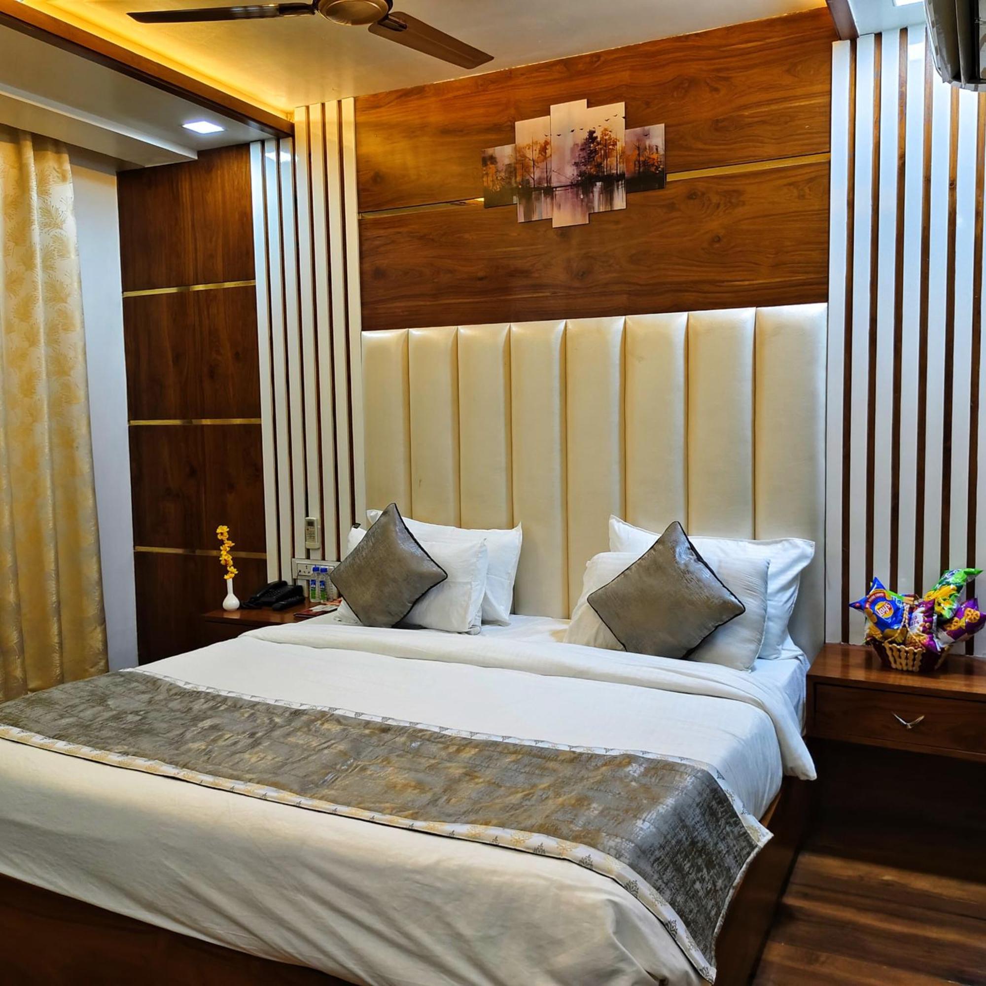 Rich Grand Hotel Hotel