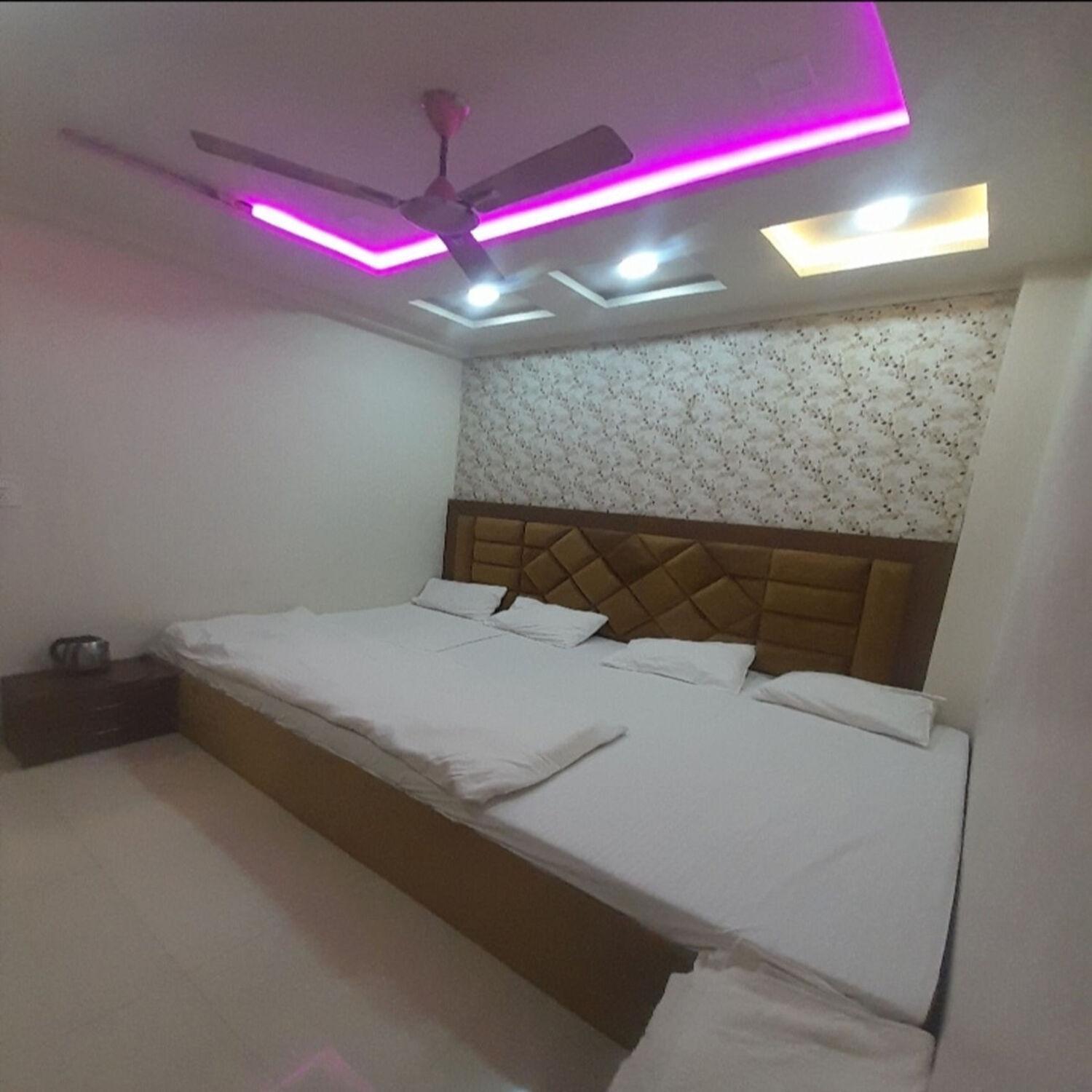Hn Palace *