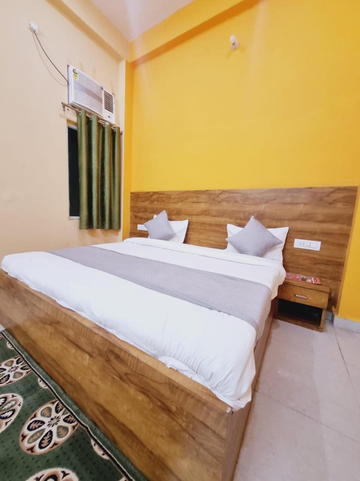 White Home- Affordable Hotel