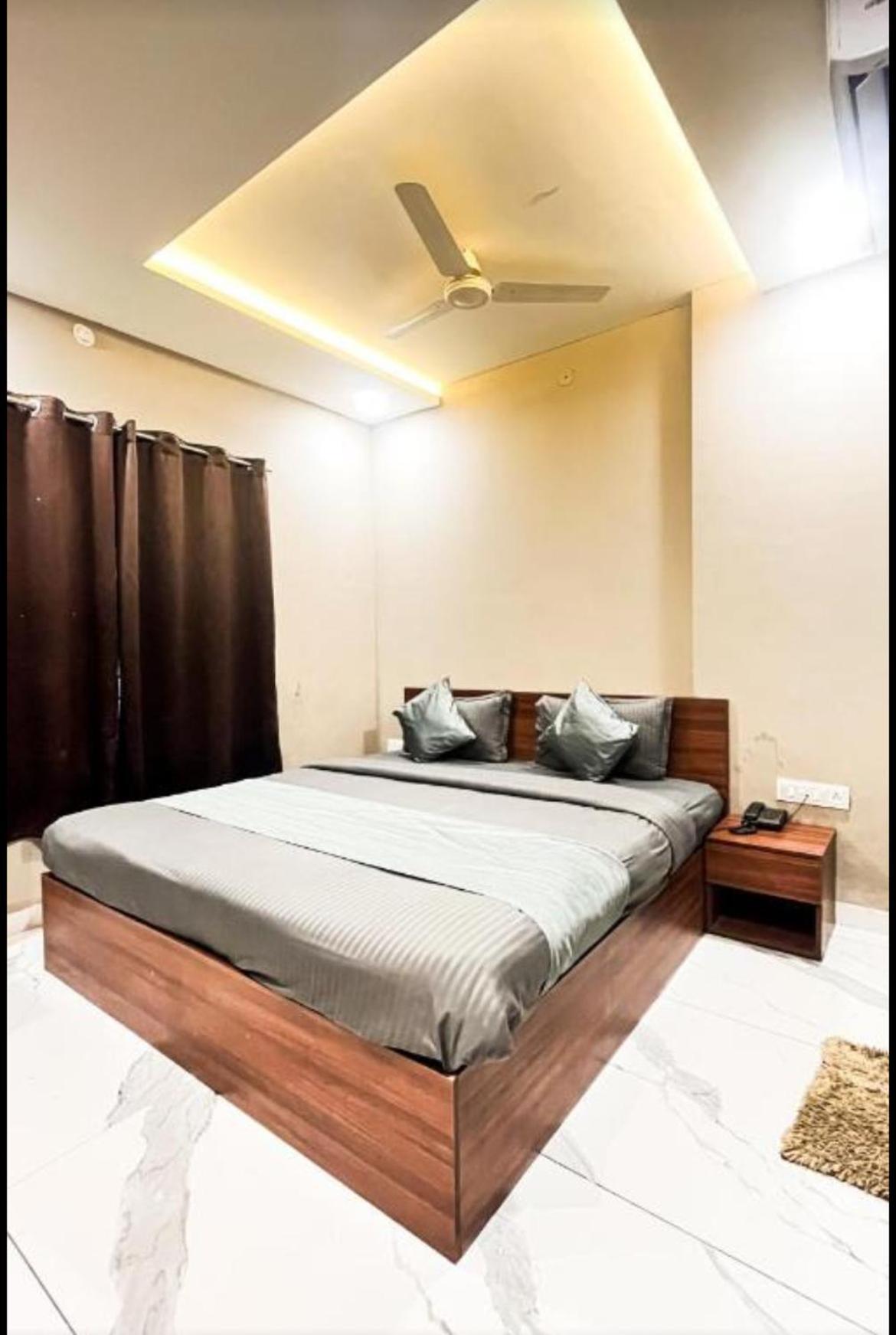White Home- Affordable Hotel