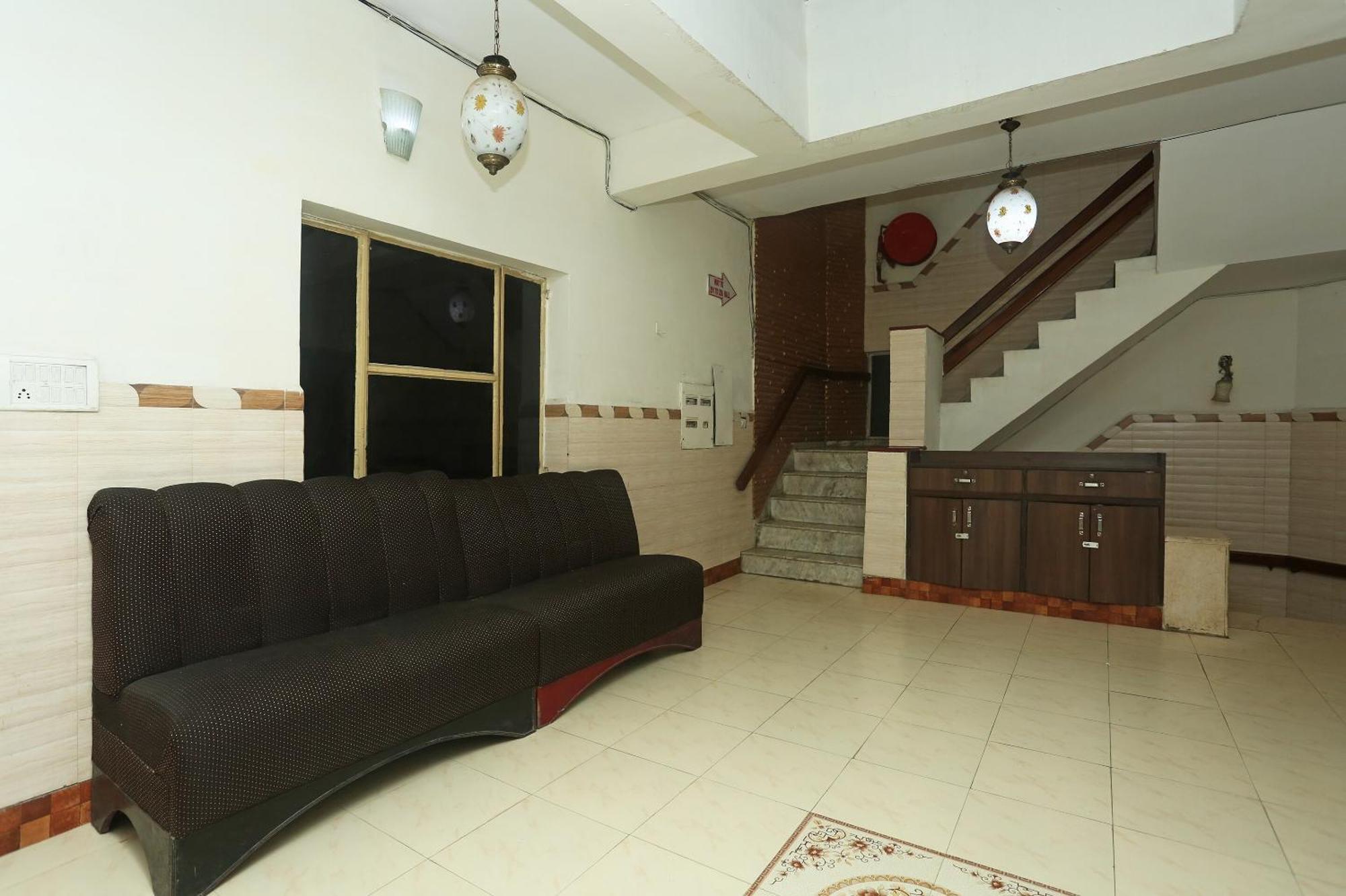 Hotel O Sai President *