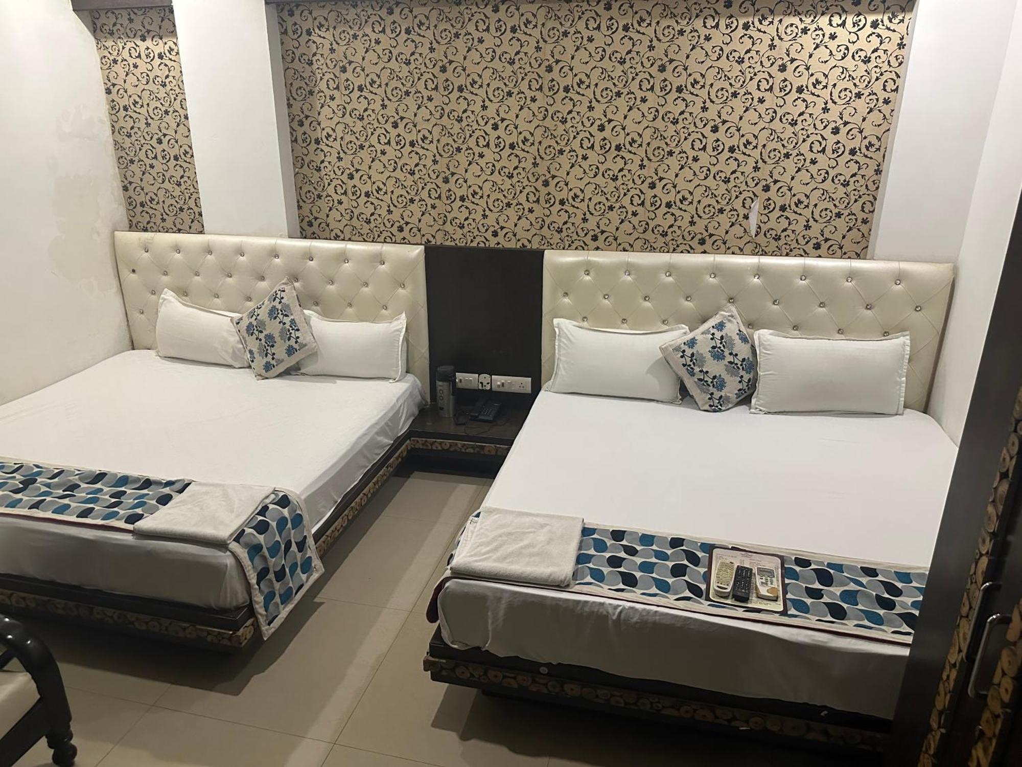 Hotel Riya Palace Agra 2*