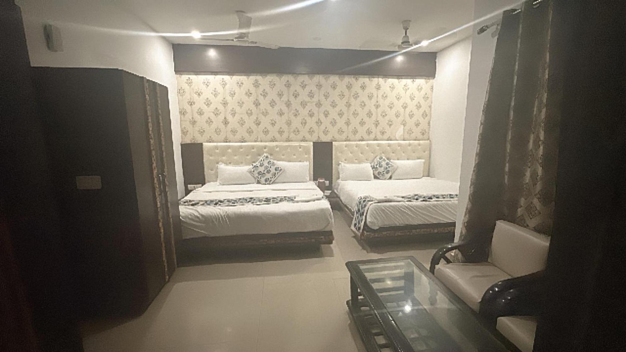 Riya Palace Agra Hotel