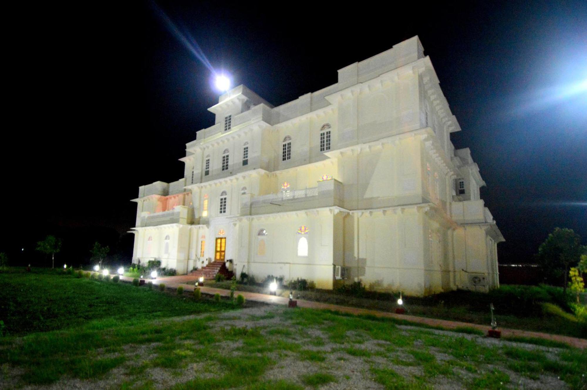 Aaram Baagh Resort Agra (Uttar Pradesh)