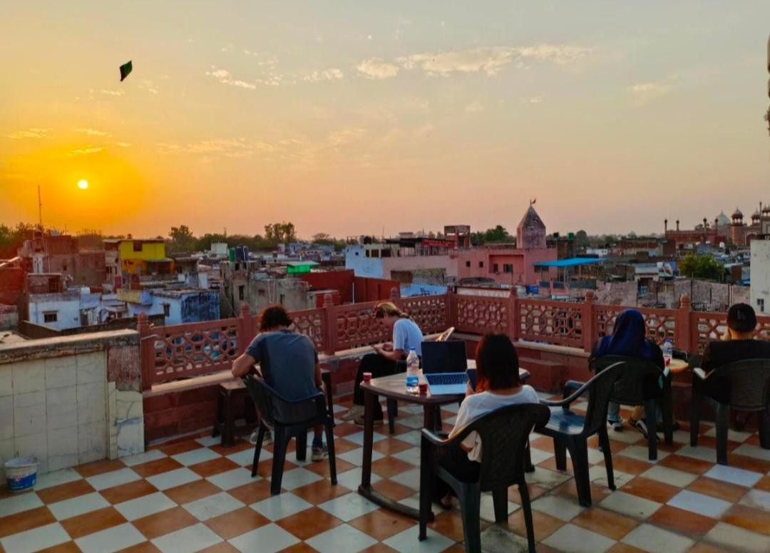 India Walking Distance From Taj Mahal-- Rooftop Taj Mahal View Guest house *