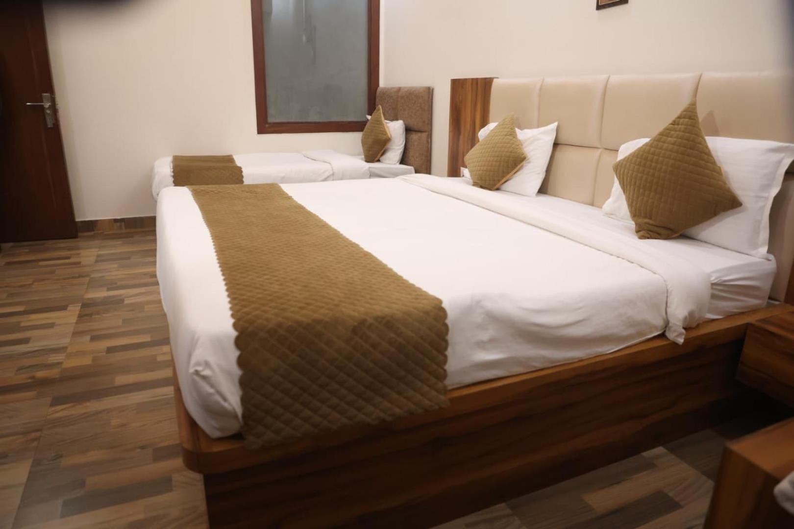 Taj Sarovar Hotel 3*