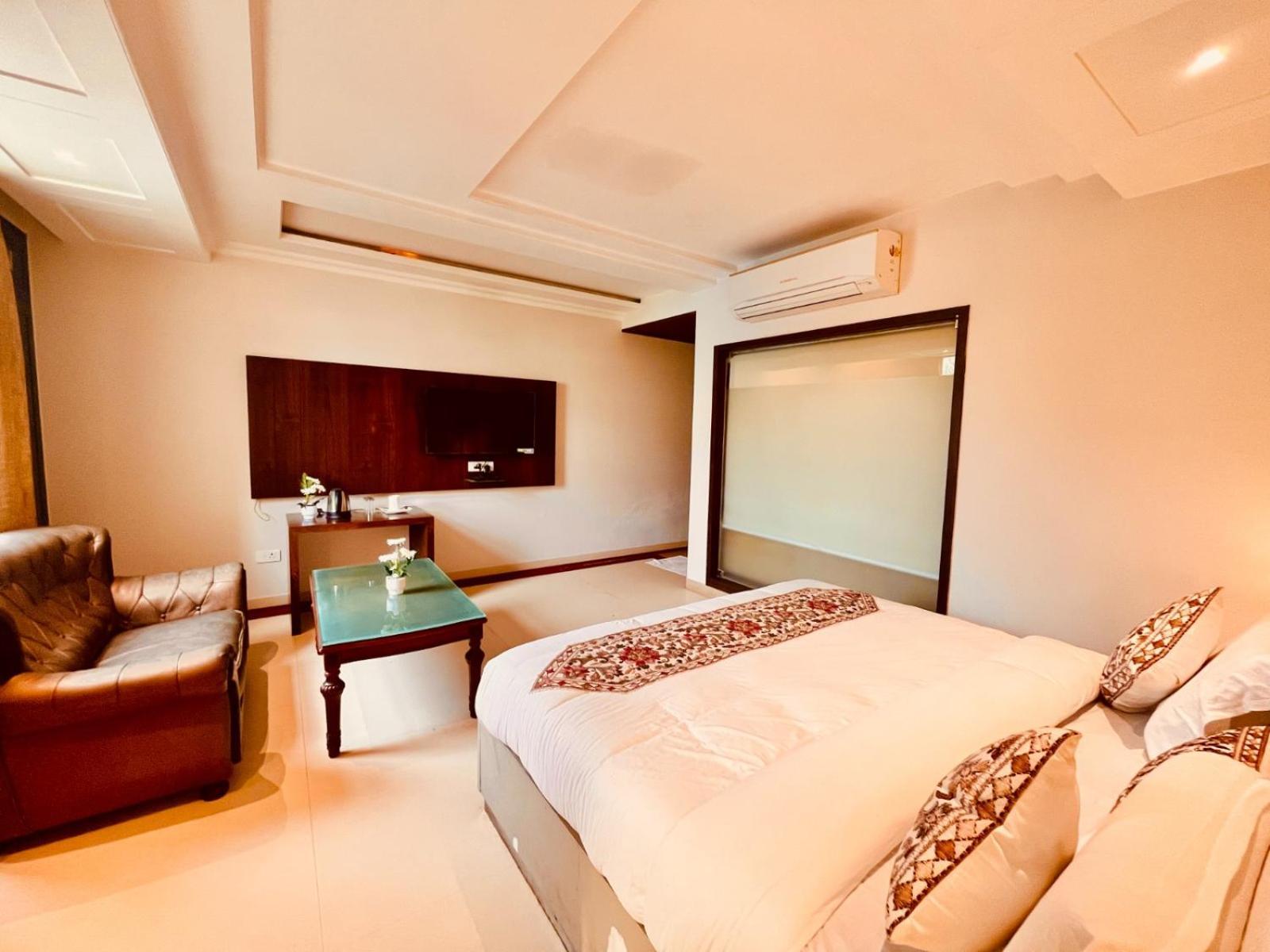 Bhoomivilas Hotel Agra (Uttar Pradesh)