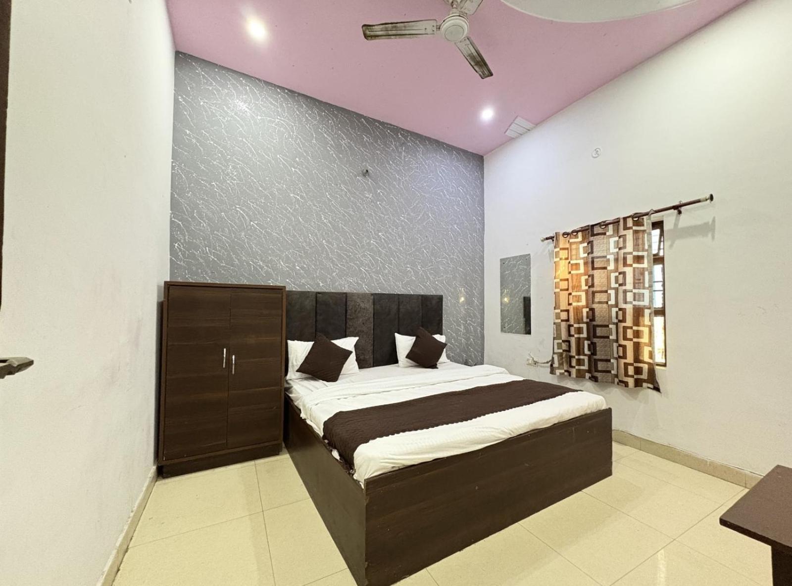 Grand New My Agra With Air Conditioner Agra (Uttar Pradesh)