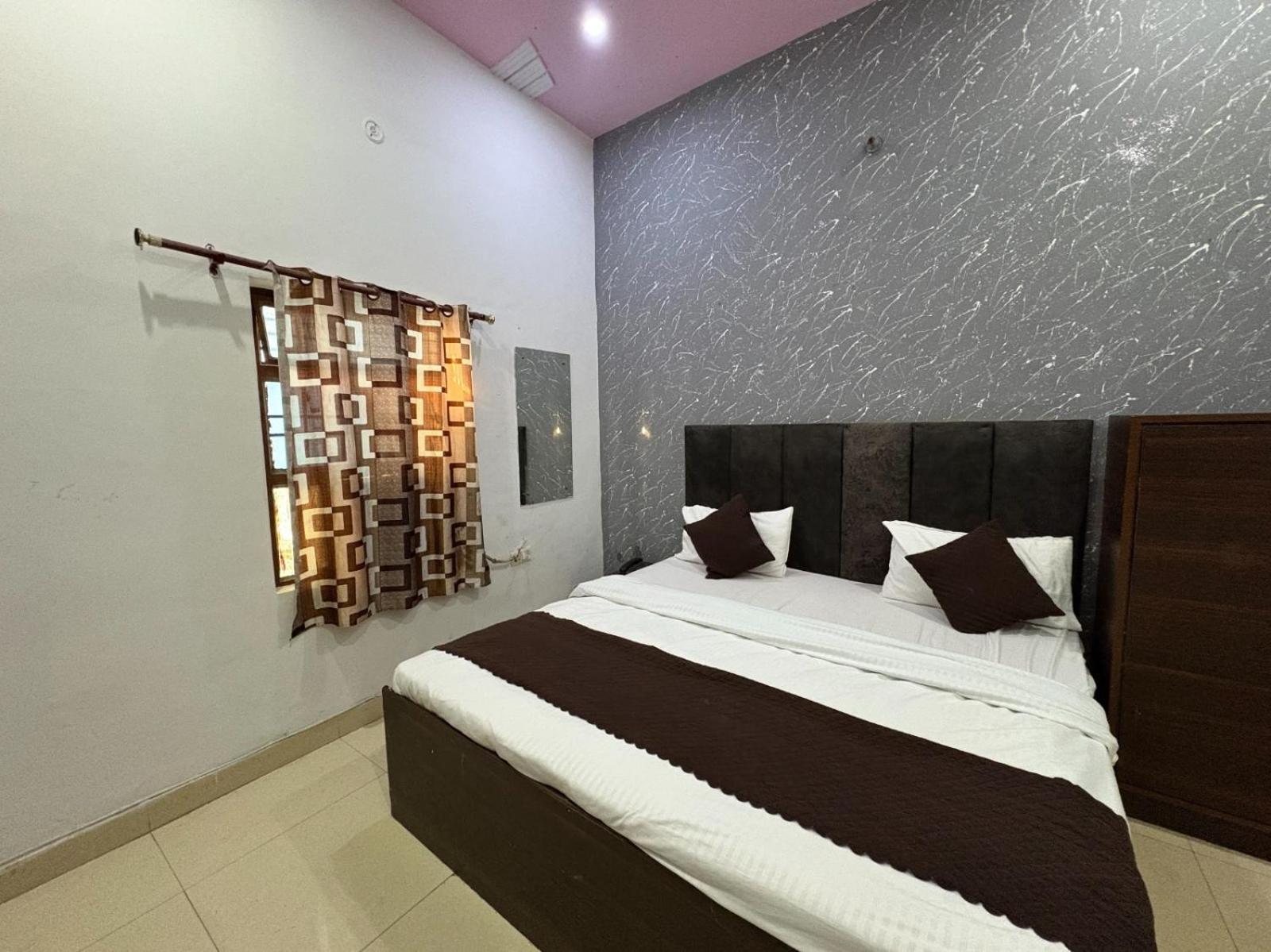 Grand New My Agra With Air Conditioner * Agra (Uttar Pradesh)