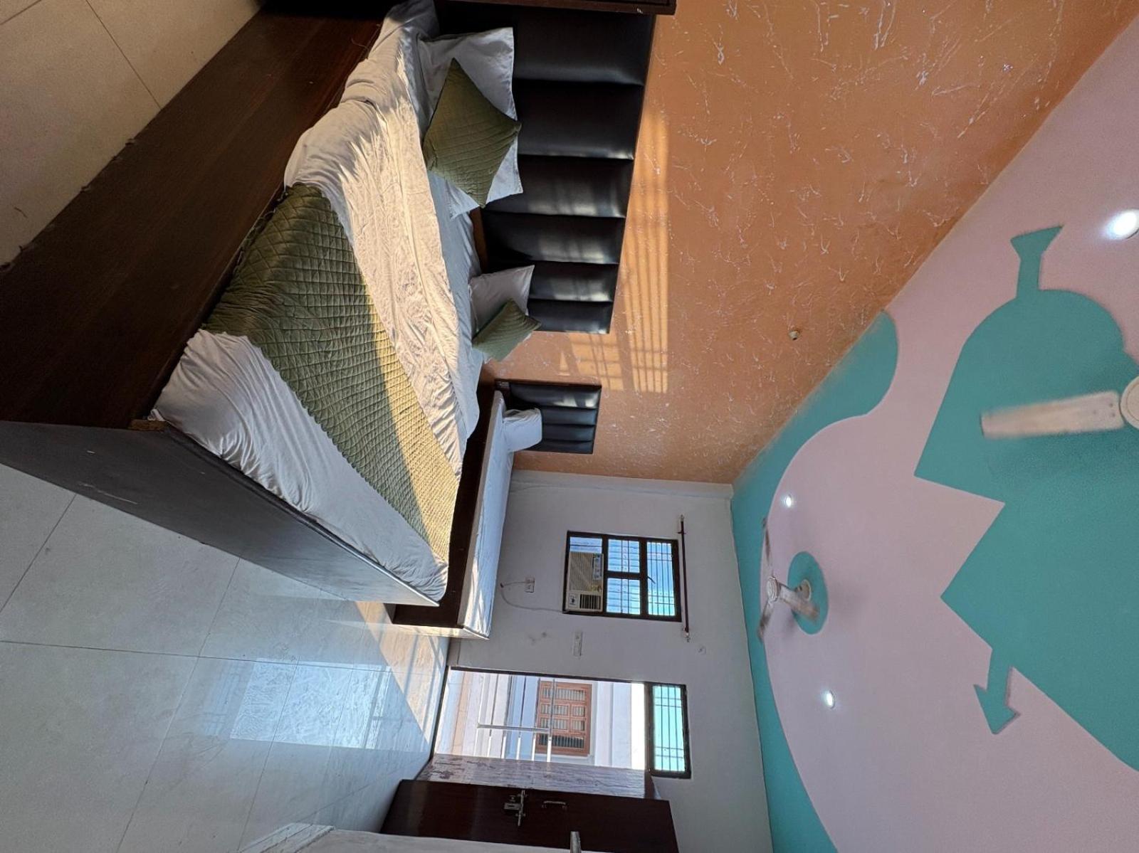 Guest house Grand New My Agra With Air Conditioner