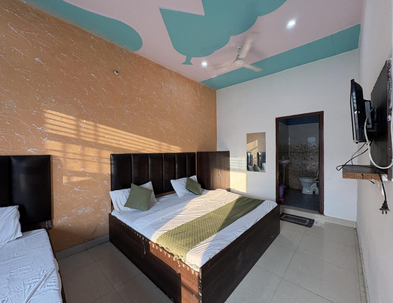 Grand New My Agra With Air Conditioner Agra (Uttar Pradesh)