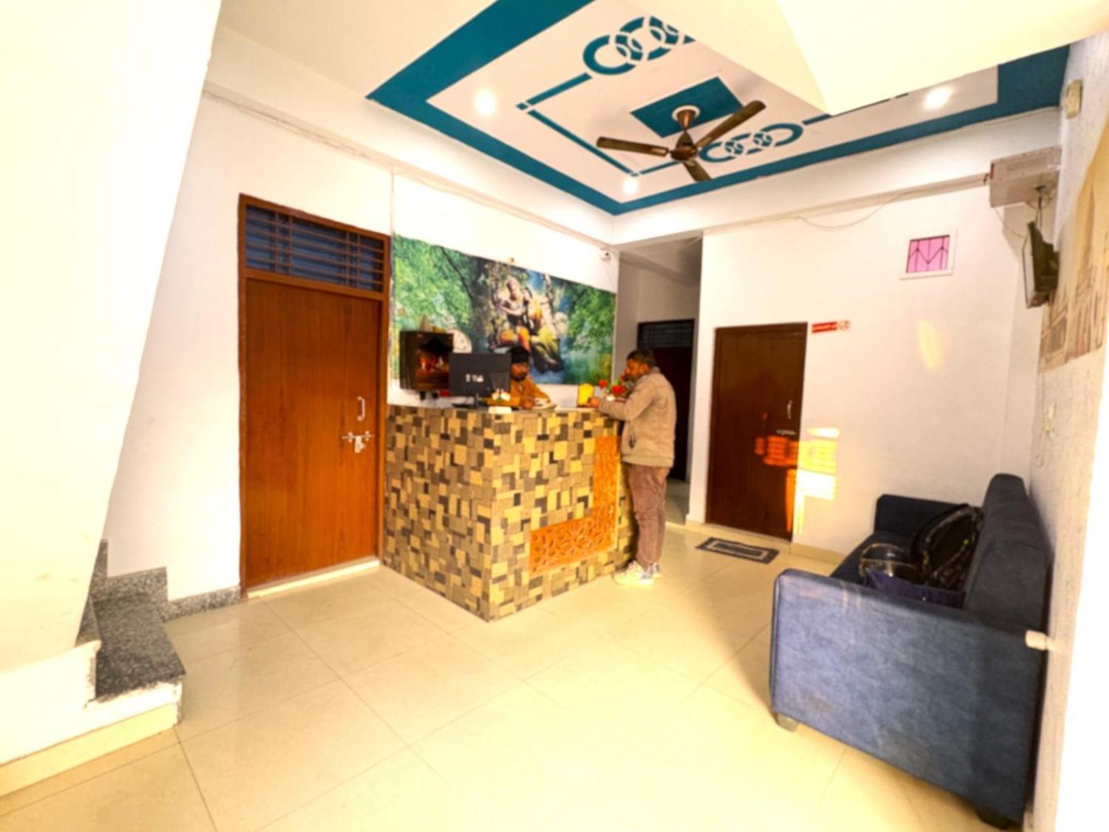 Guest house Grand New My Agra With Air Conditioner