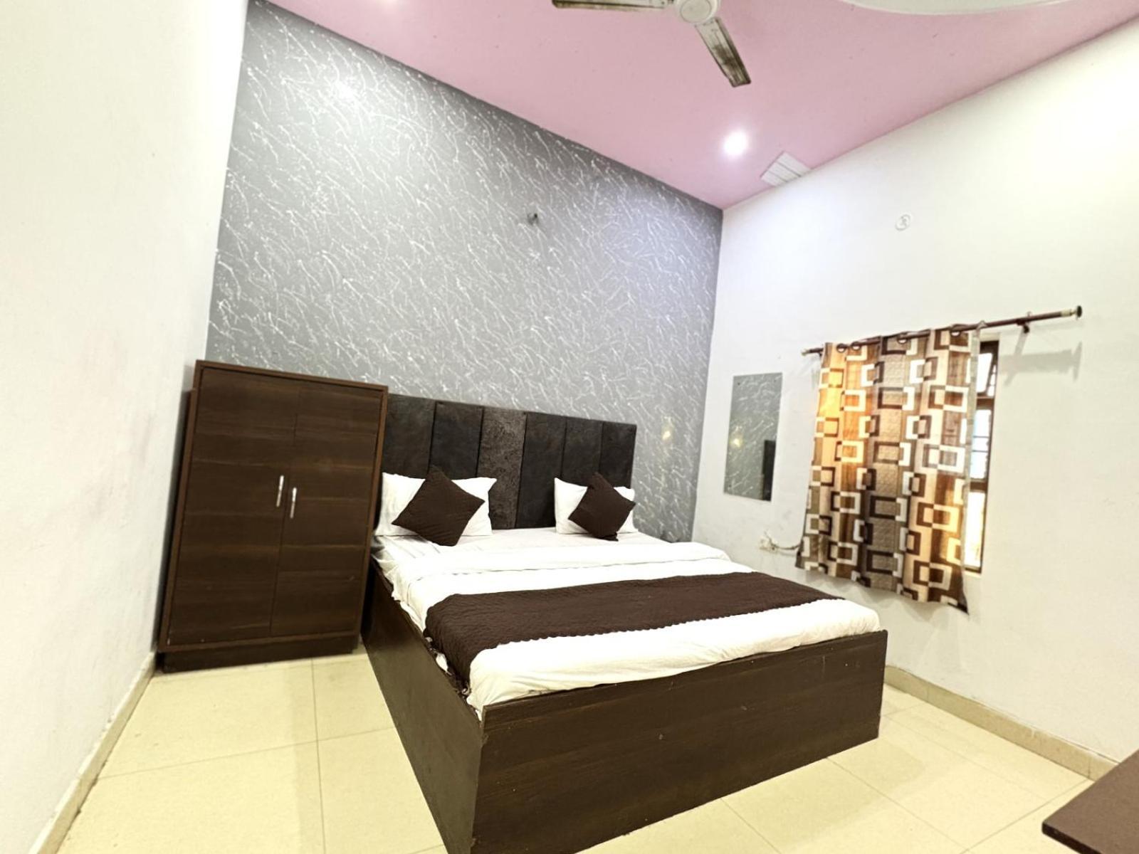 Grand New My Agra With Air Conditioner * Agra (Uttar Pradesh)