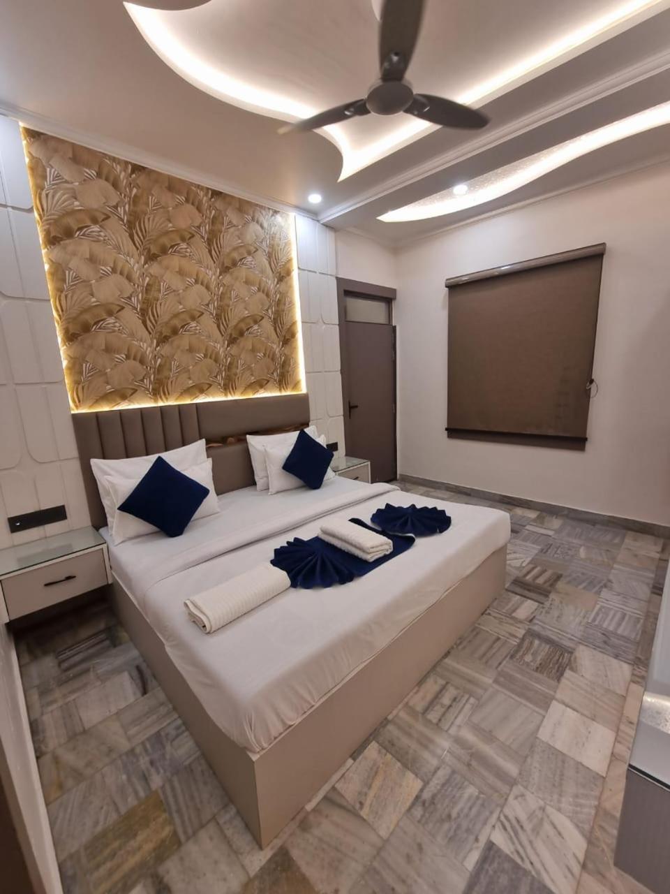 Lucky Restaurant & Guest house Agra (Uttar Pradesh)