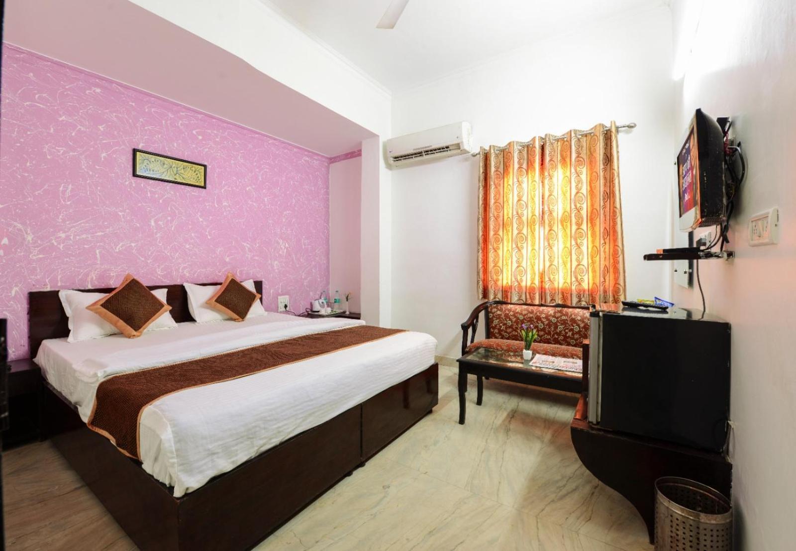 Town Tree Palace Hotel *