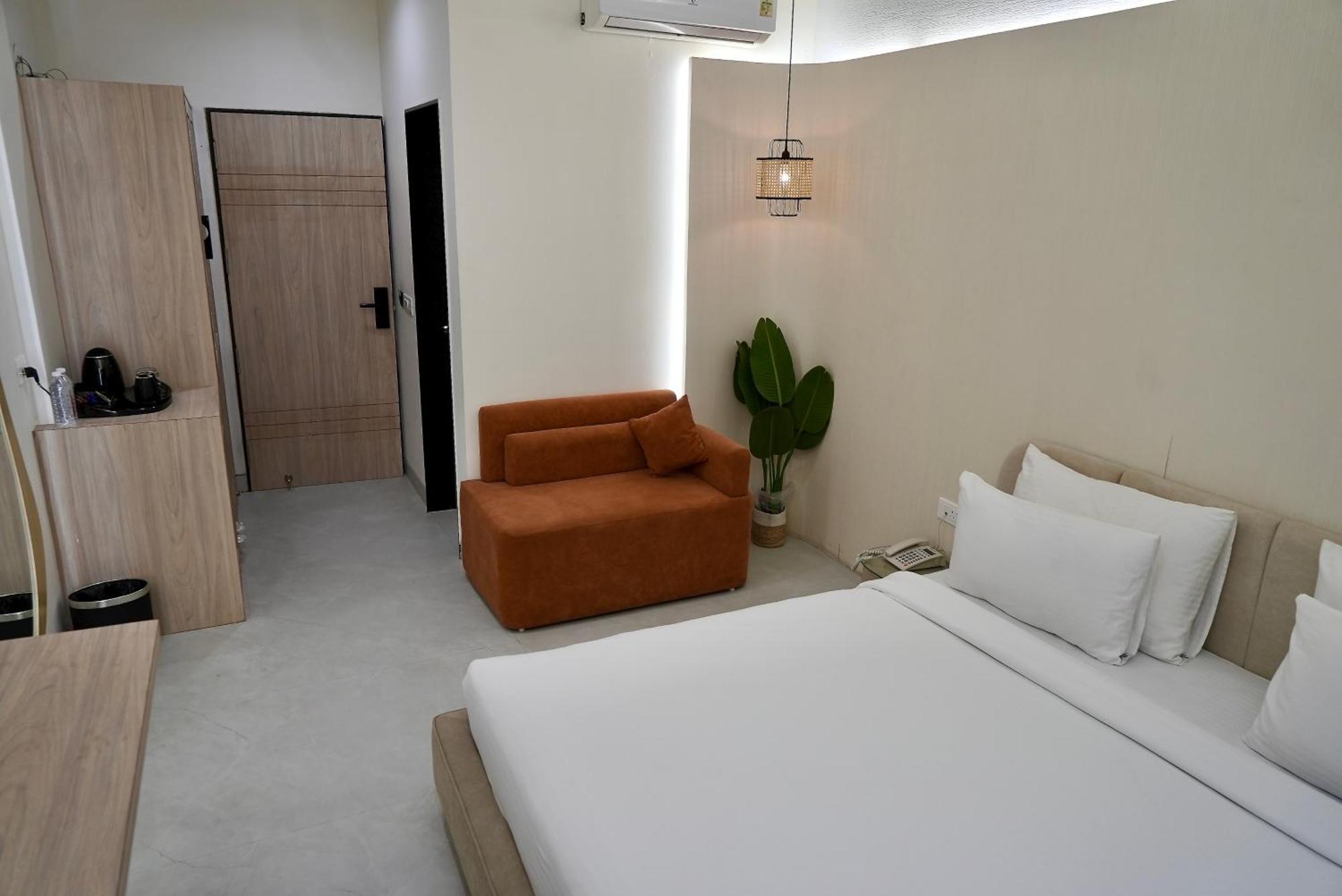 Elinor By Dazzling & Hotel Agra (Uttar Pradesh)