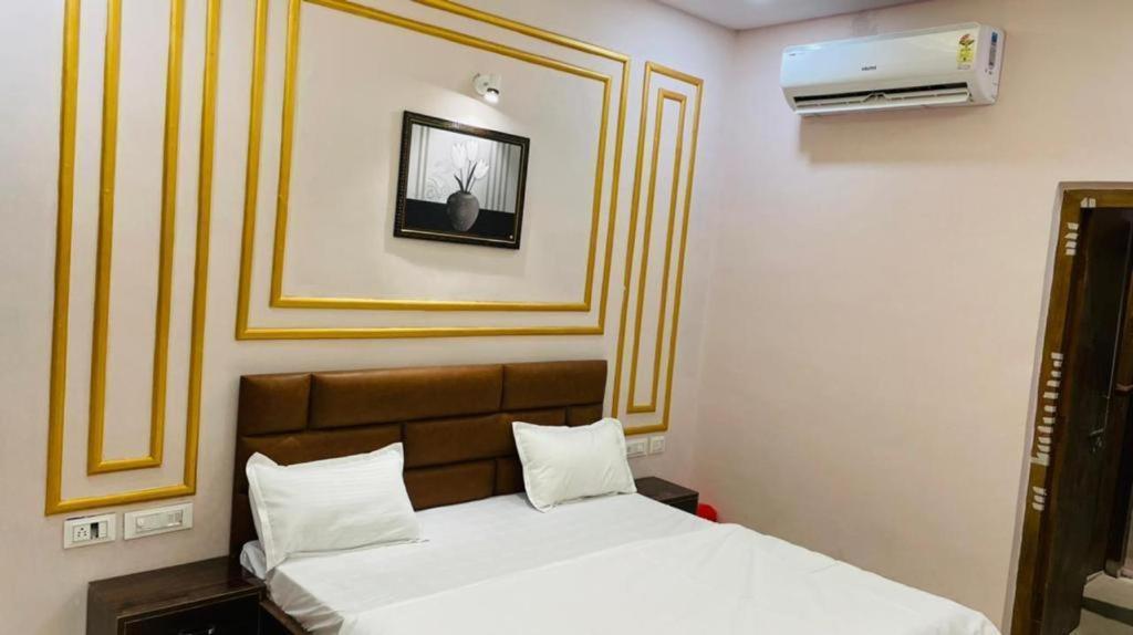 Vishu Premium Guest house Agra (Uttar Pradesh)