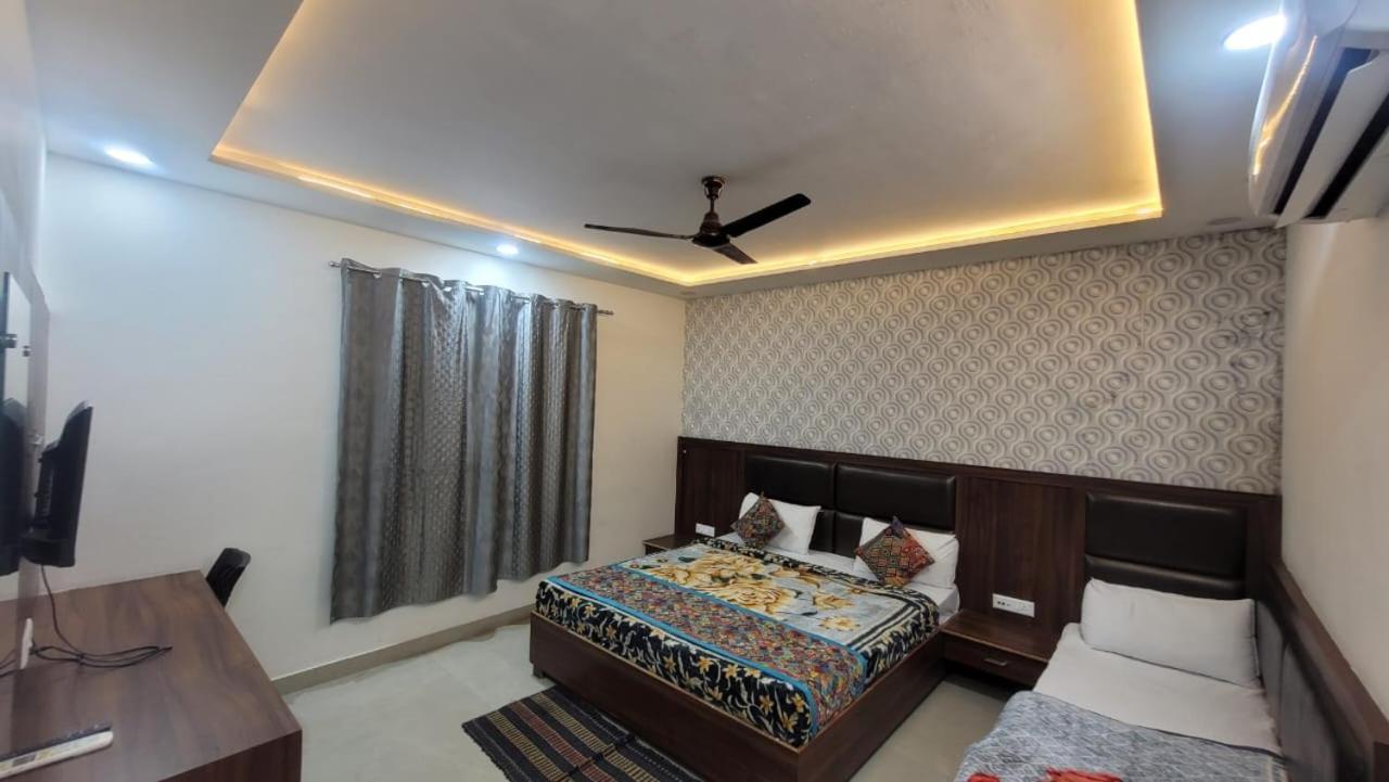 Akash Raj Hotel 3*