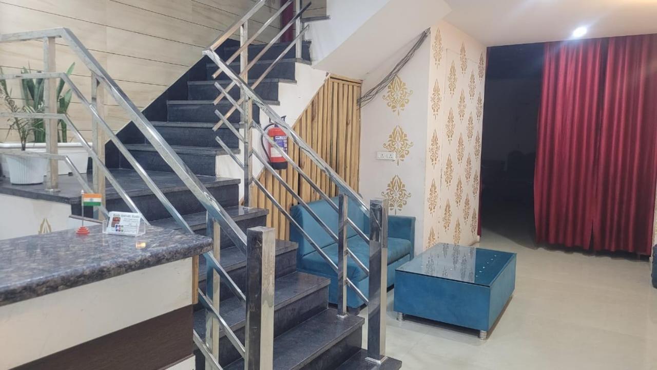Hotel Akash Raj 3*