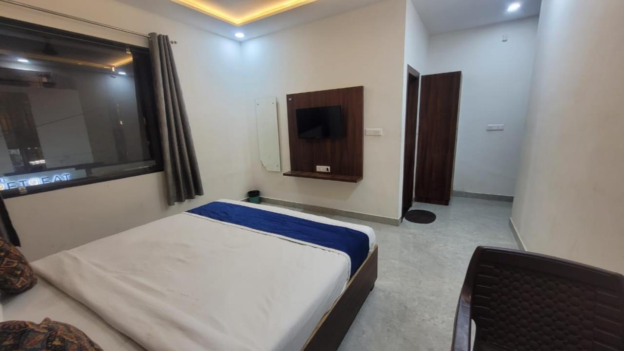 Akash Raj Hotel