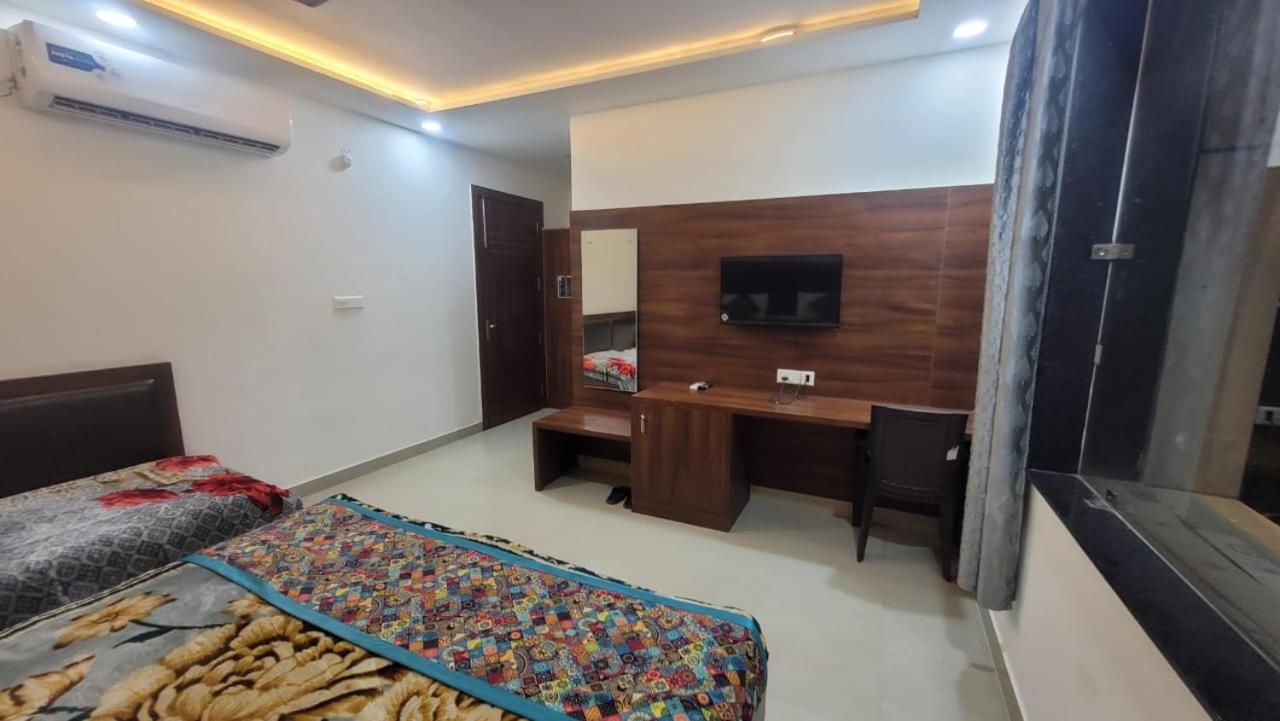 Akash Raj Hotel