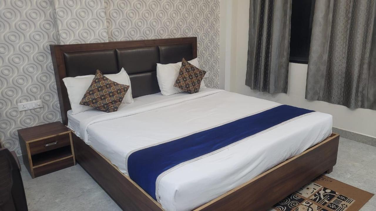 Akash Raj Hotel