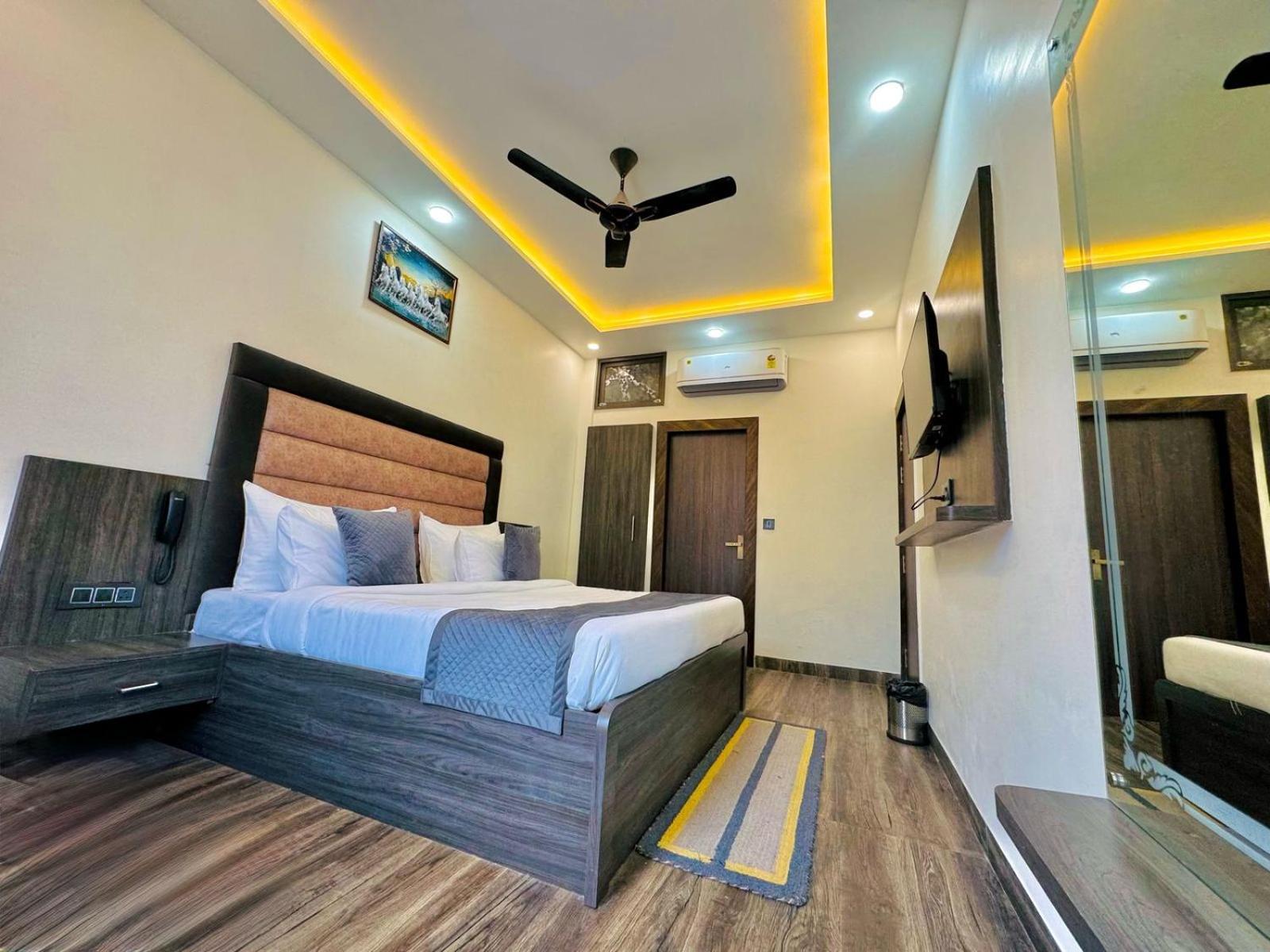 The Ss Grand Near Taj Mahal Hotel Agra (Uttar Pradesh)