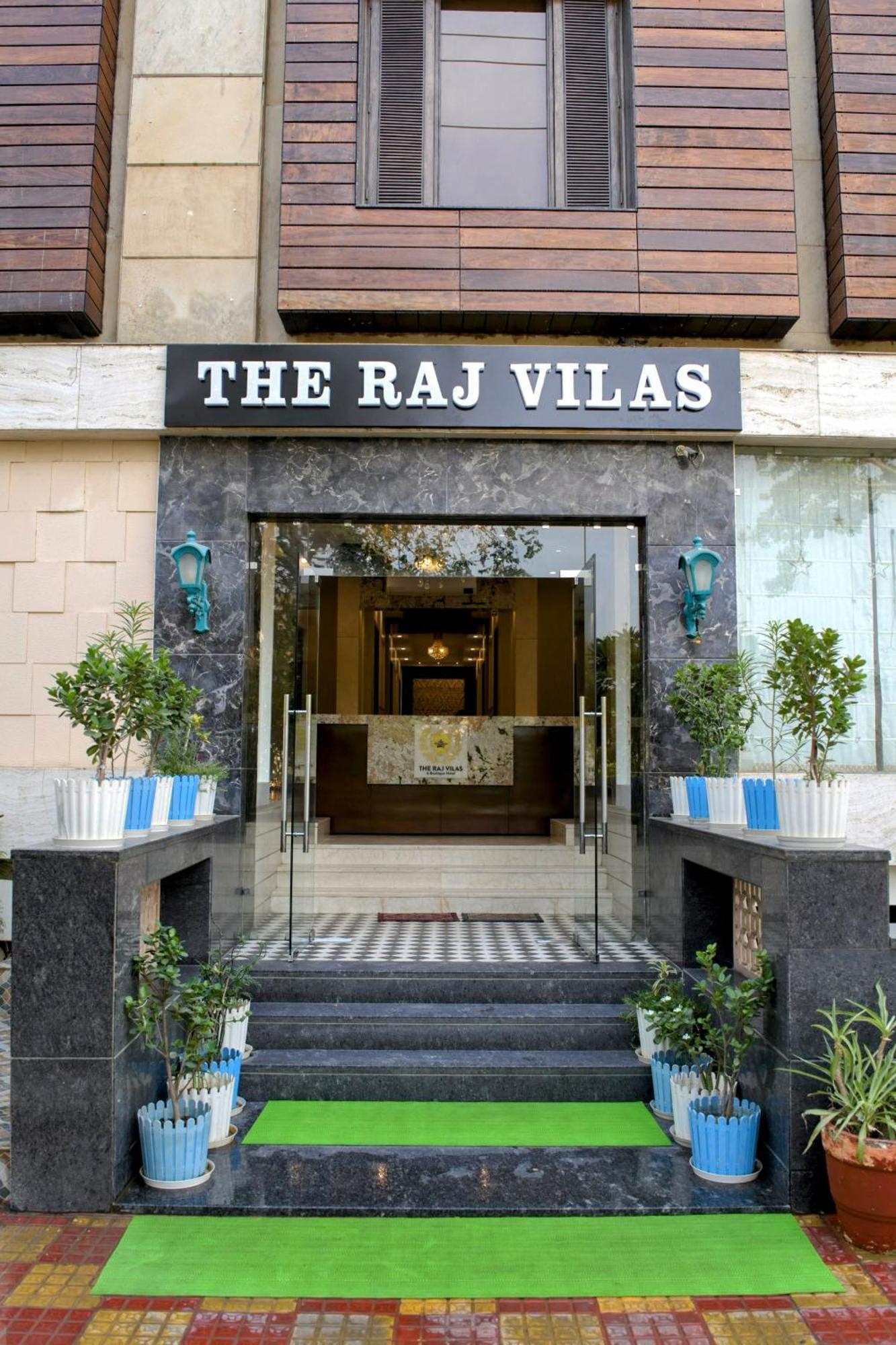 The Raj 3*