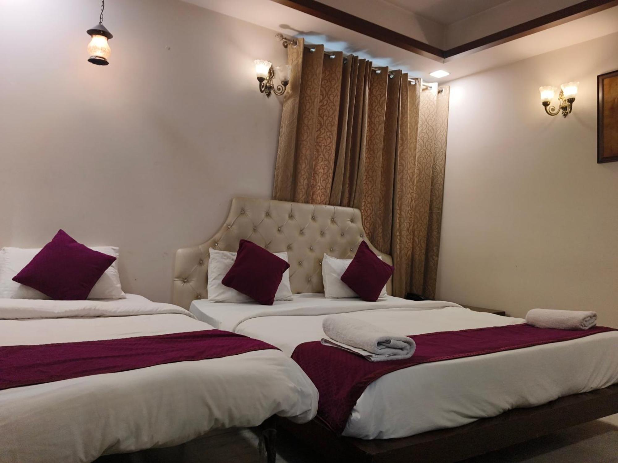Grande By Goyal Hoteliers Hotel