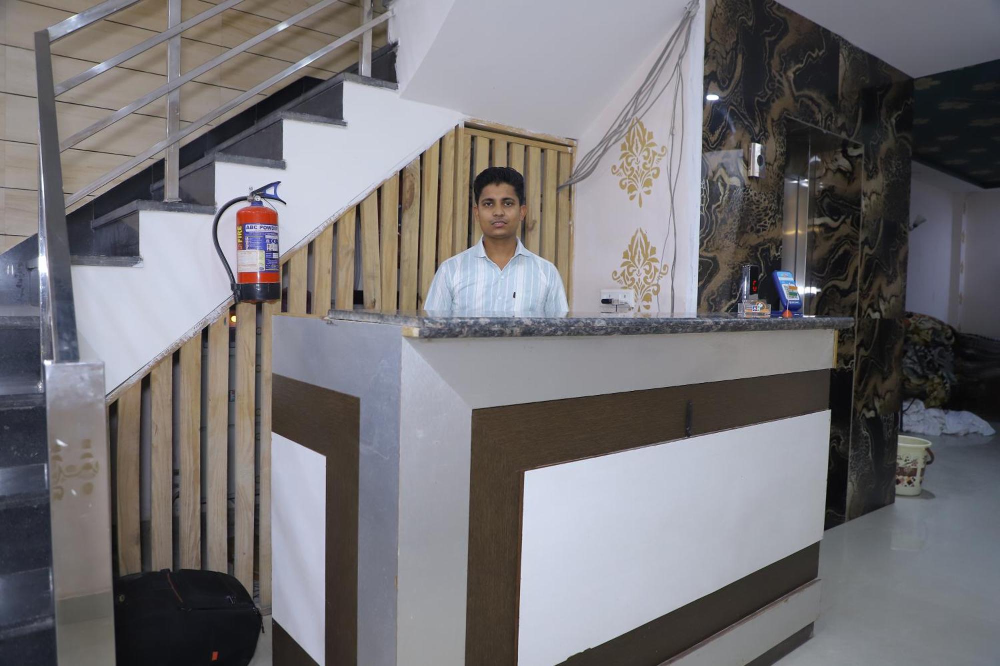 Hotel Akash Raj 3*