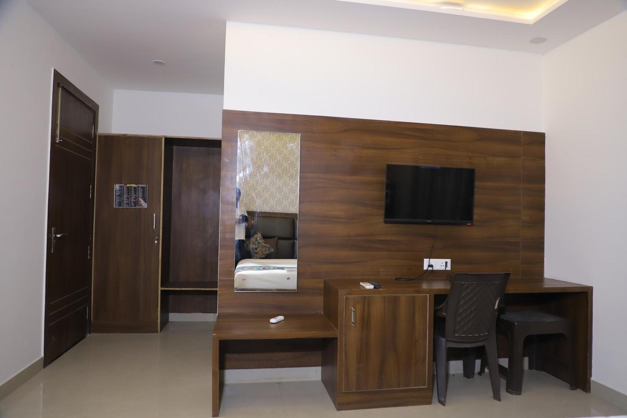 Akash Raj Agra (Uttar Pradesh)