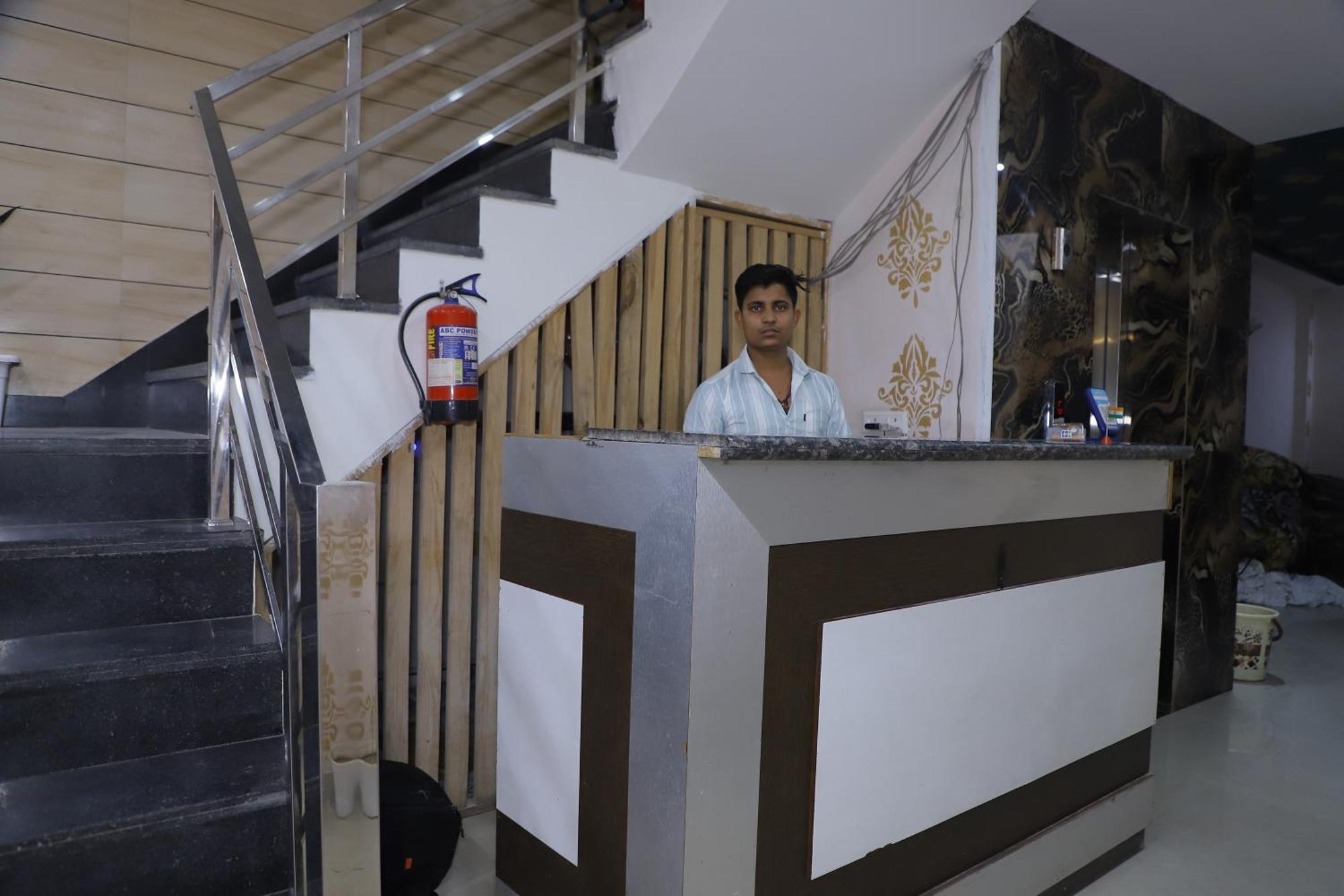 Hotel Akash Raj 3*