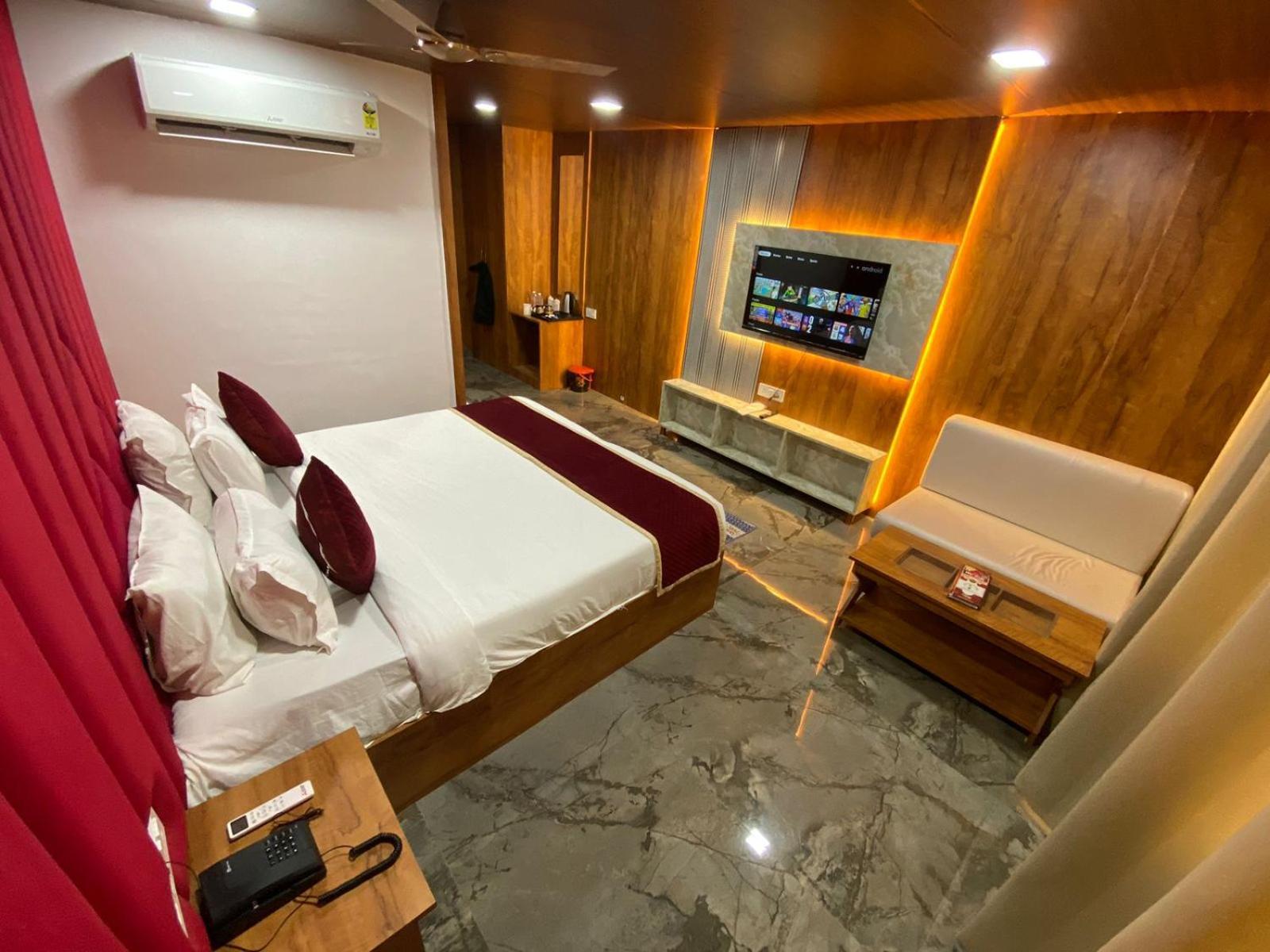 Rich Grand Hotel Hotel