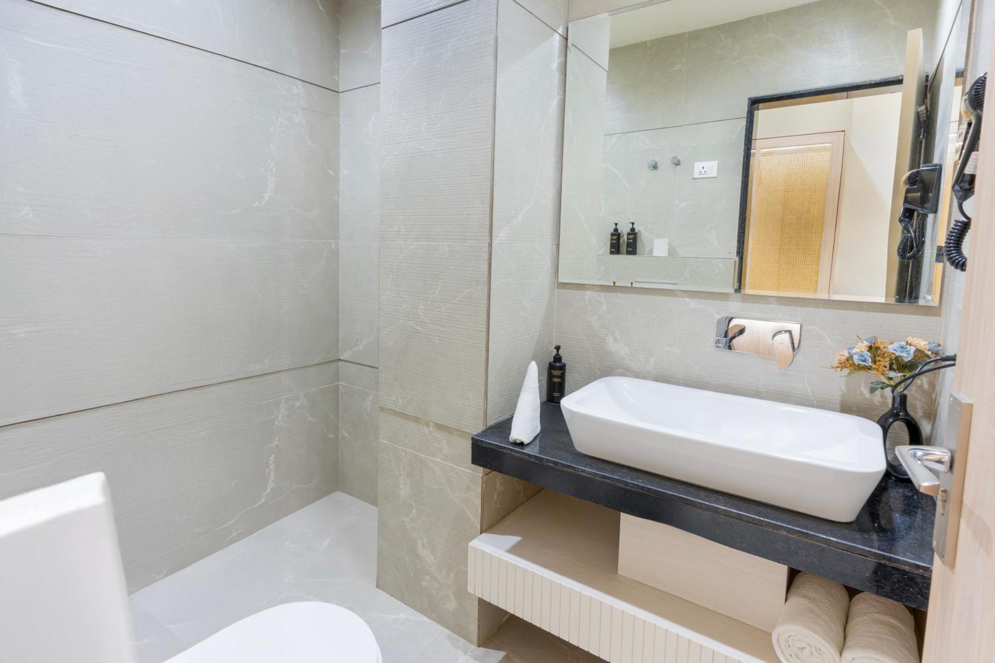 Elinor By Dazzling & Hotel Agra (Uttar Pradesh)