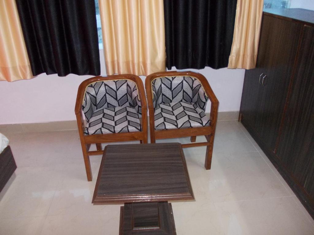 Hotel Oyo 19802 Anant Plaza
