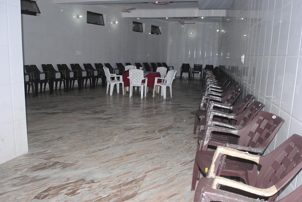 Hotel Raj Paradise Hotel