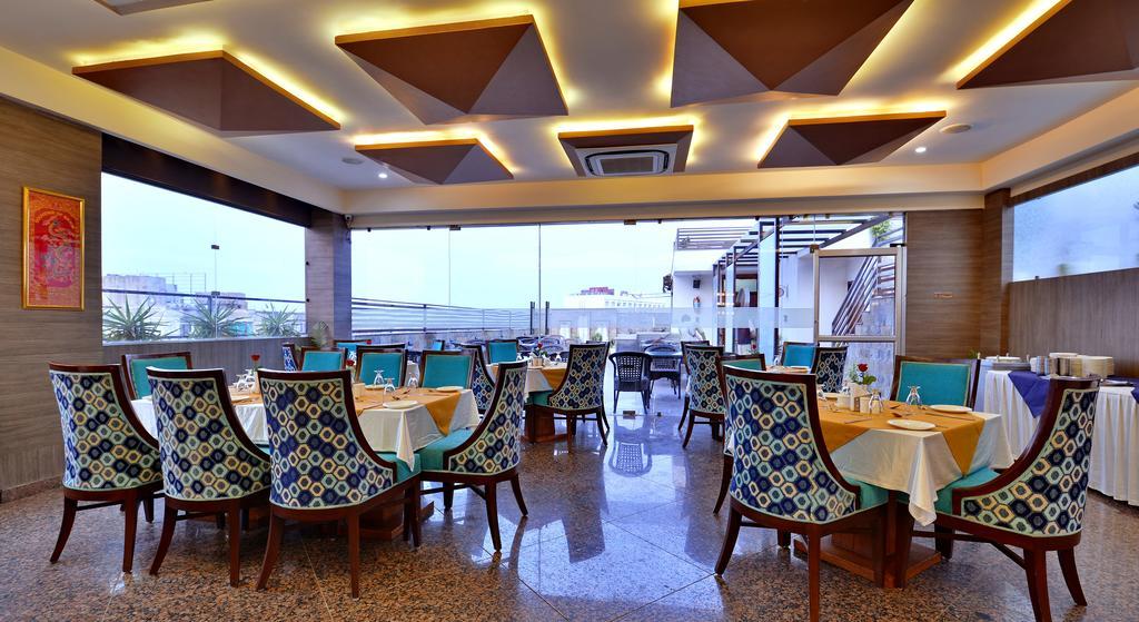 Hotel Seven Hills Tower Agra (Uttar Pradesh)